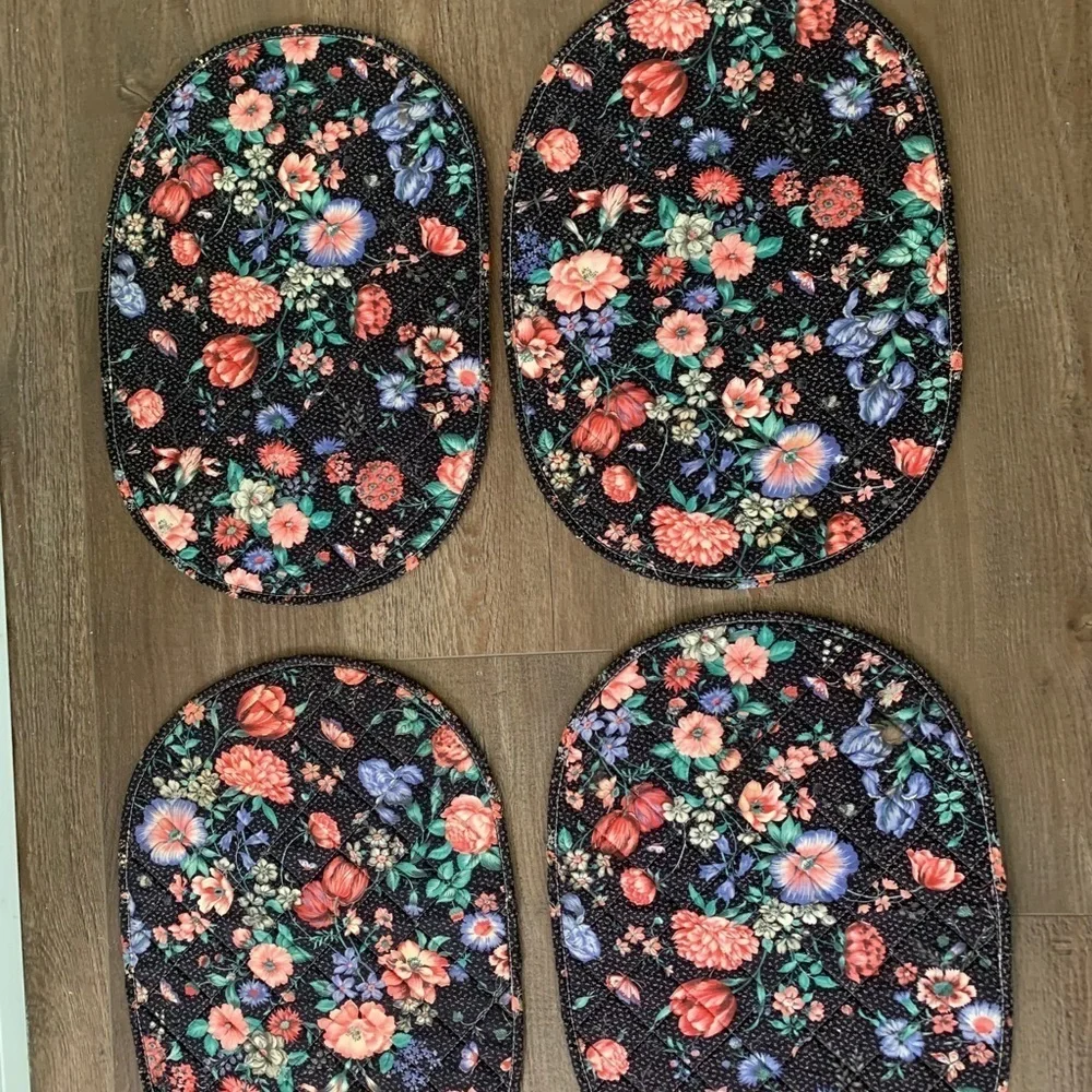 Floral Oval Placemats Set